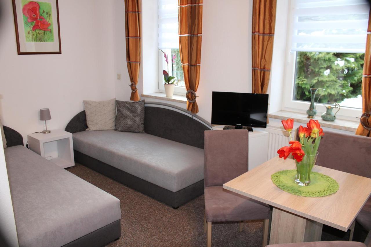 Ferienwohnung Am Muehlbach Клингентал Екстериор снимка